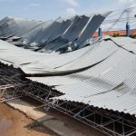 Viento huracanado provocó caída de tinglados en unidad educativa y coliseo
